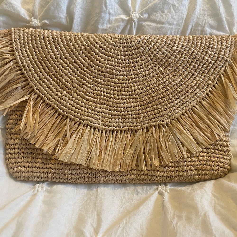 mar y sol straw clutch